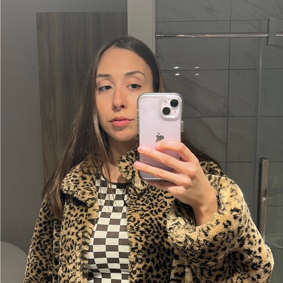 Meet your Posher, Lauriane - Picture 1 of 4